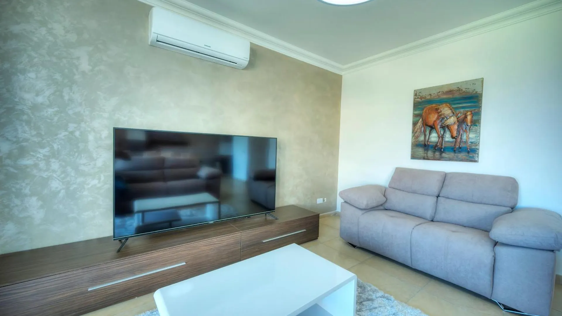 Fort Cambridge Apartments Sliema