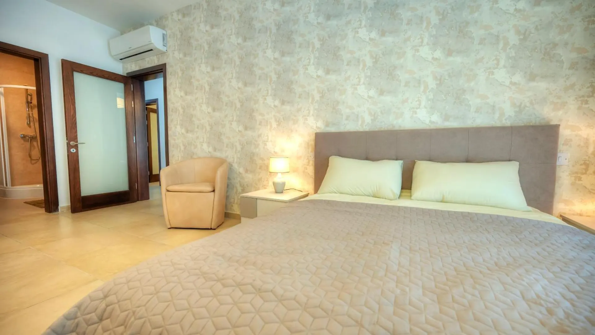 Fort Cambridge Apartments Sliema