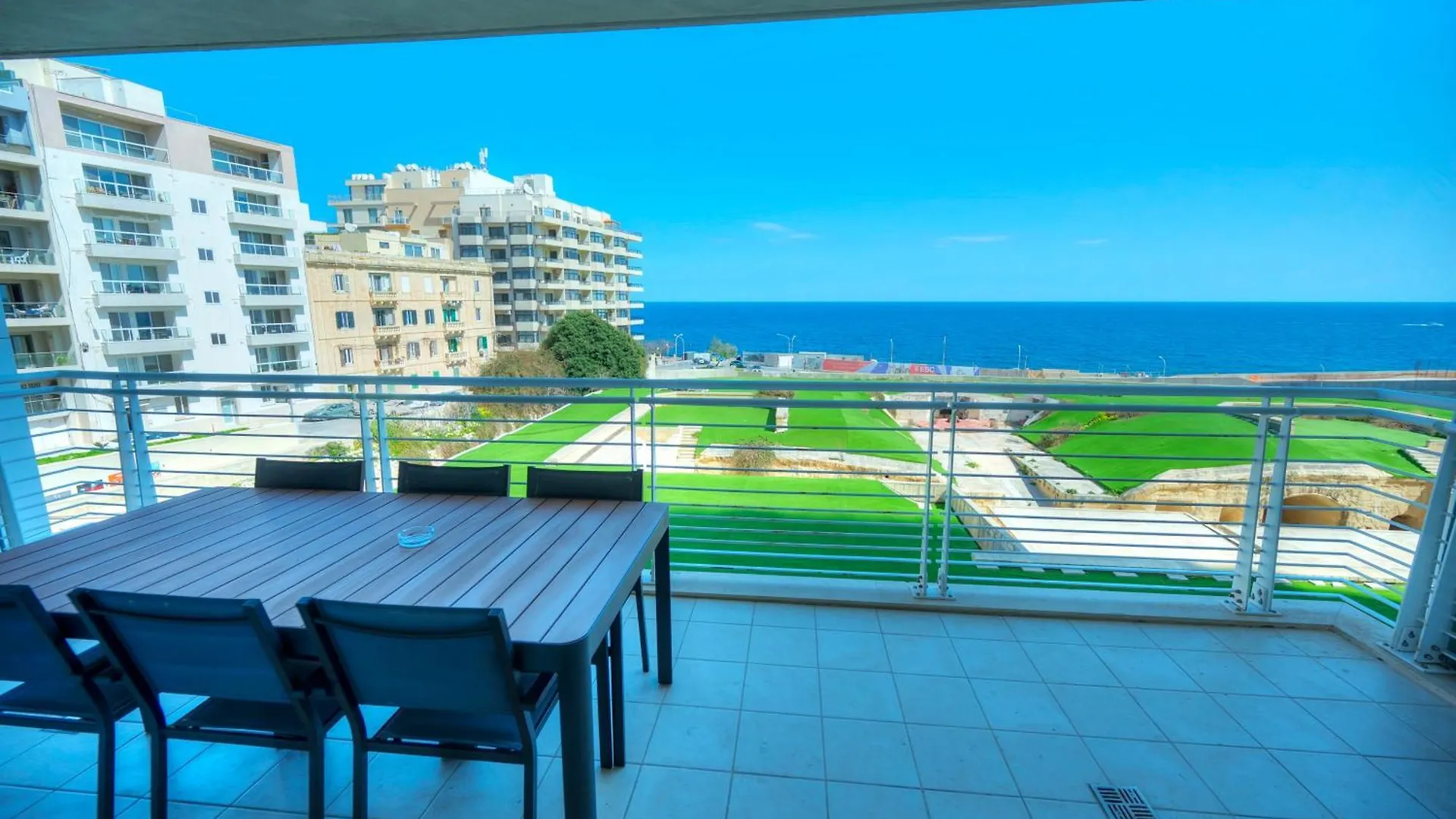Fort Cambridge Apartments Sliema