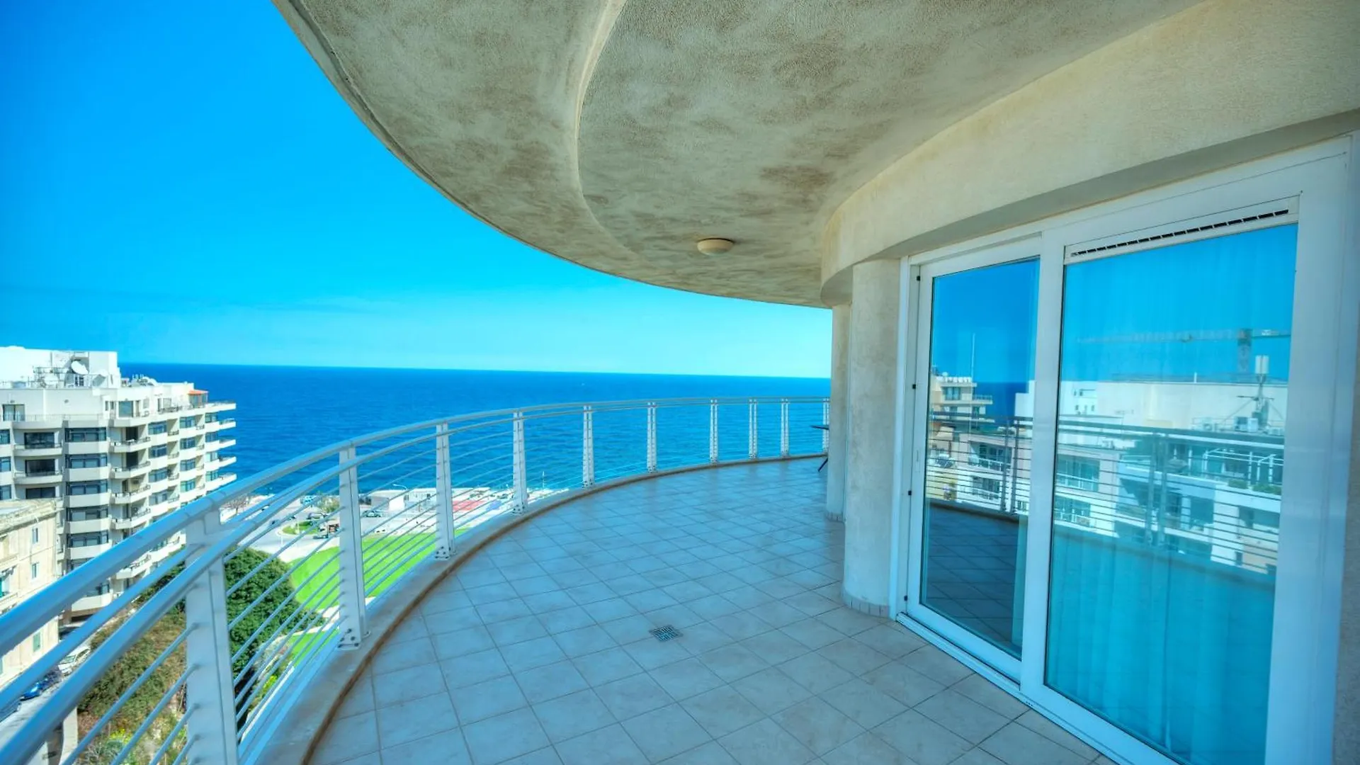Fort Cambridge Apartments Sliema