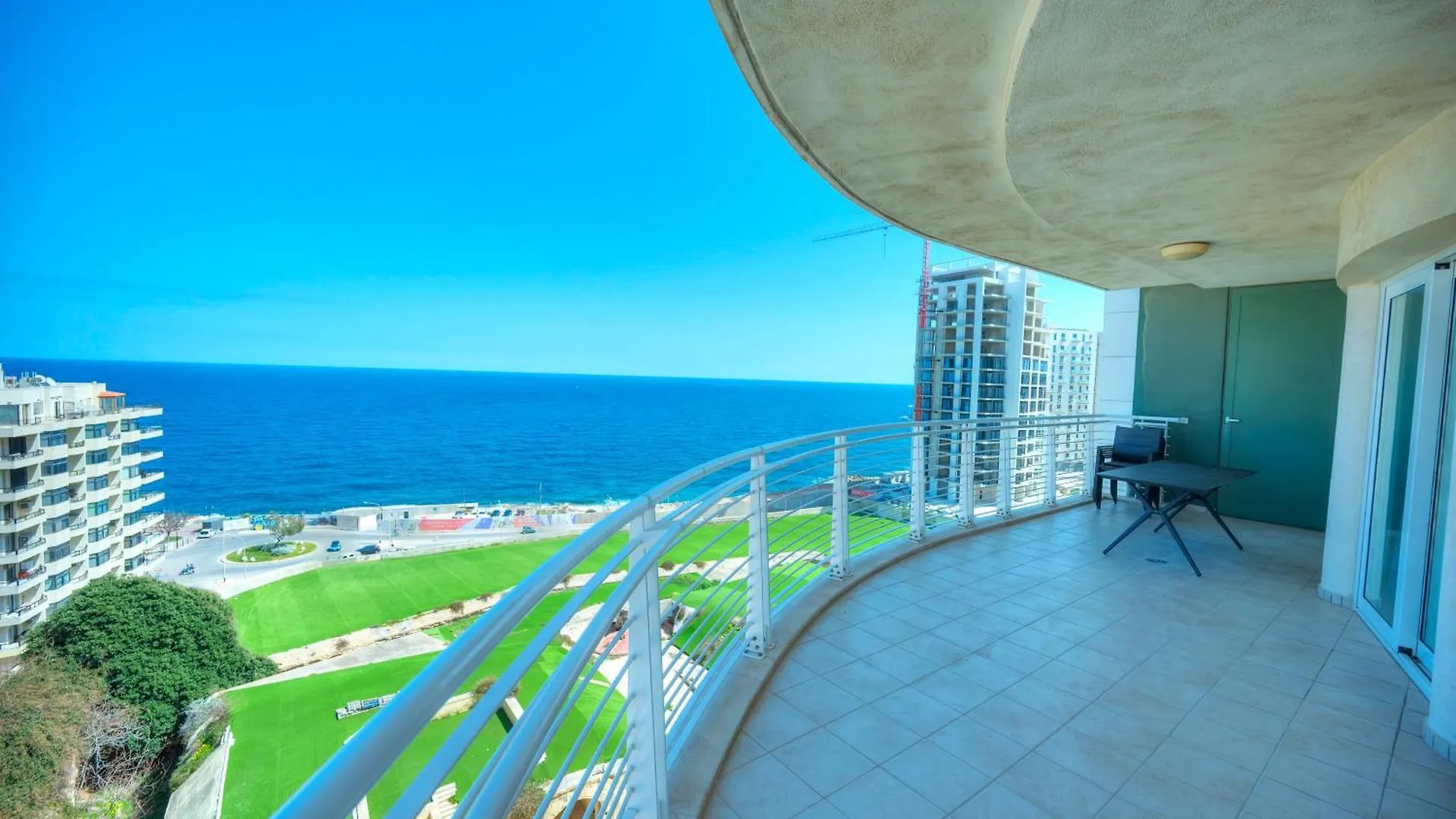 Fort Cambridge Apartments Sliema
